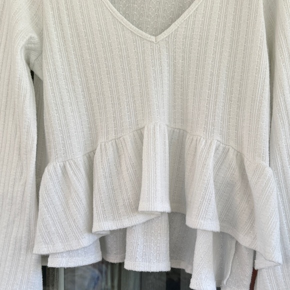 Altar’d State hi low V-Neck Ruffle Top - Picture 4 of 7